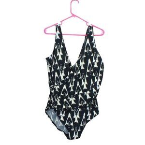 LL Bean Shaping Swimwear Tanksuit Black Ikat Size 20W Plus